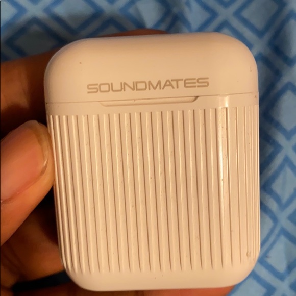 Sound mates AirPods and Smart Watch - Picture 2 of 4